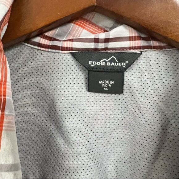 Eddie Bauer lightweight button down   Size XL - Picture 5 of 7